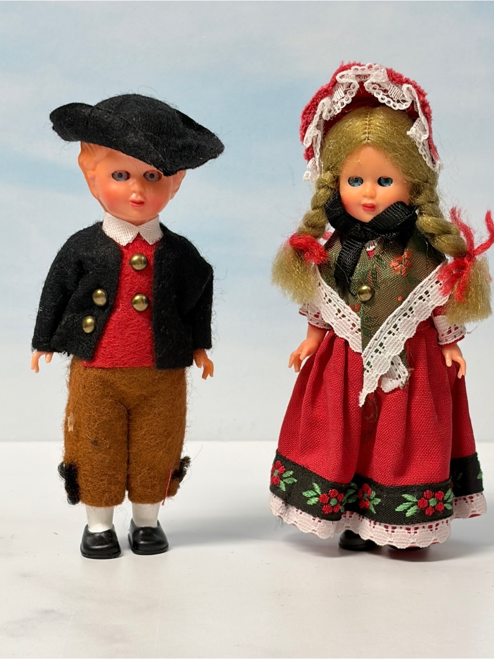 Vintage German Black Forest Schwarzwald Souvenir Doll Pair Regional Costume Doll